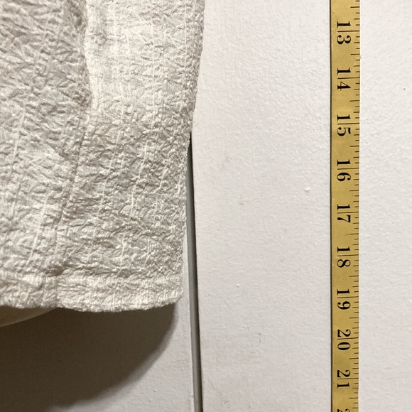 B.P Cropped Ivory V Neck Button with Loop Closure Short Sleeve Top Womens 3X - Picture 8 of 12